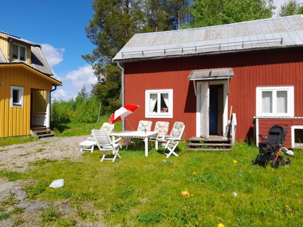 Summer bedroom, outside toilet, shower, kitchen. 120 m from Sandbach. Bräcke Exterior foto