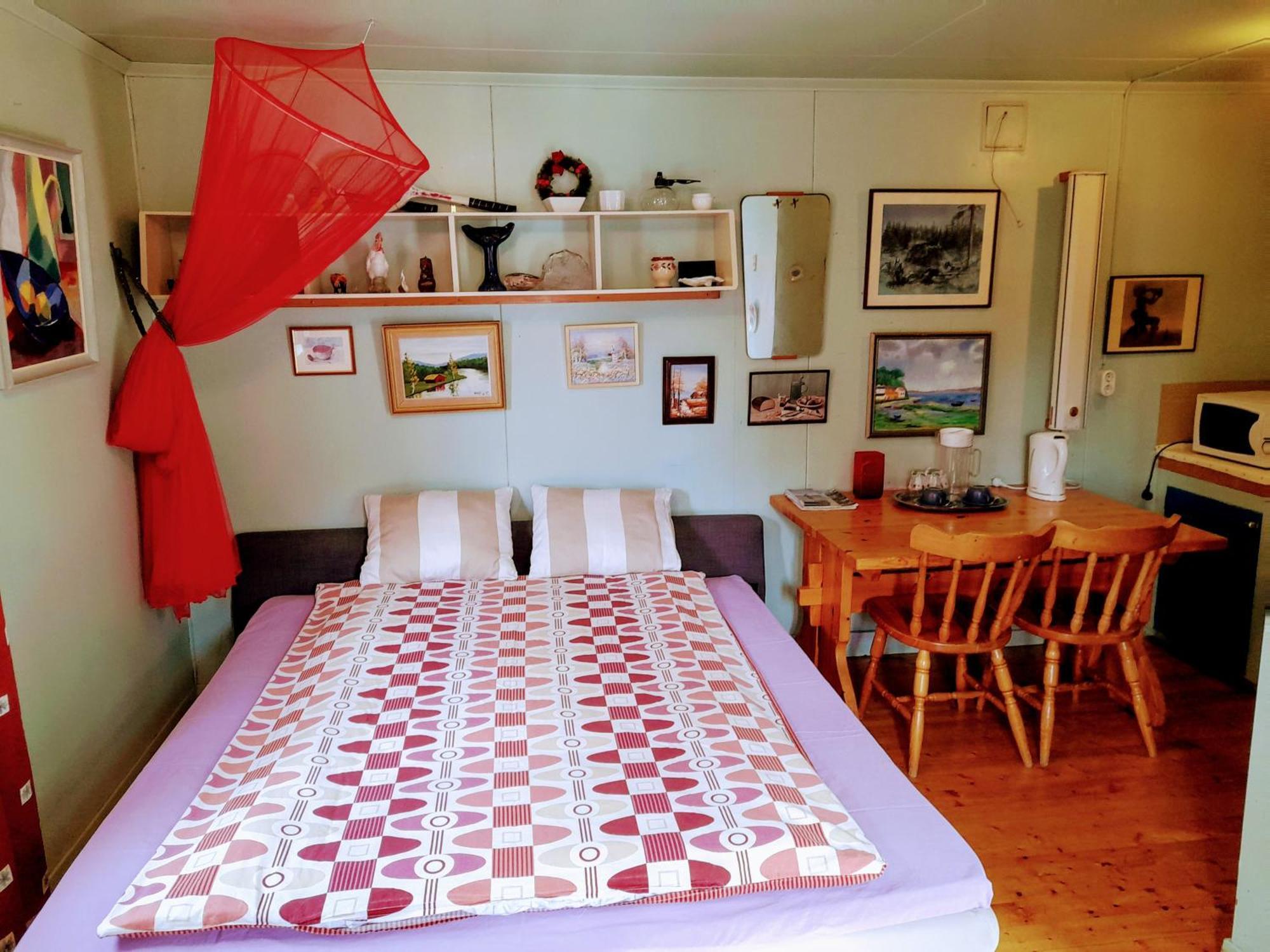 Summer bedroom, outside toilet, shower, kitchen. 120 m from Sandbach. Bräcke Exterior foto