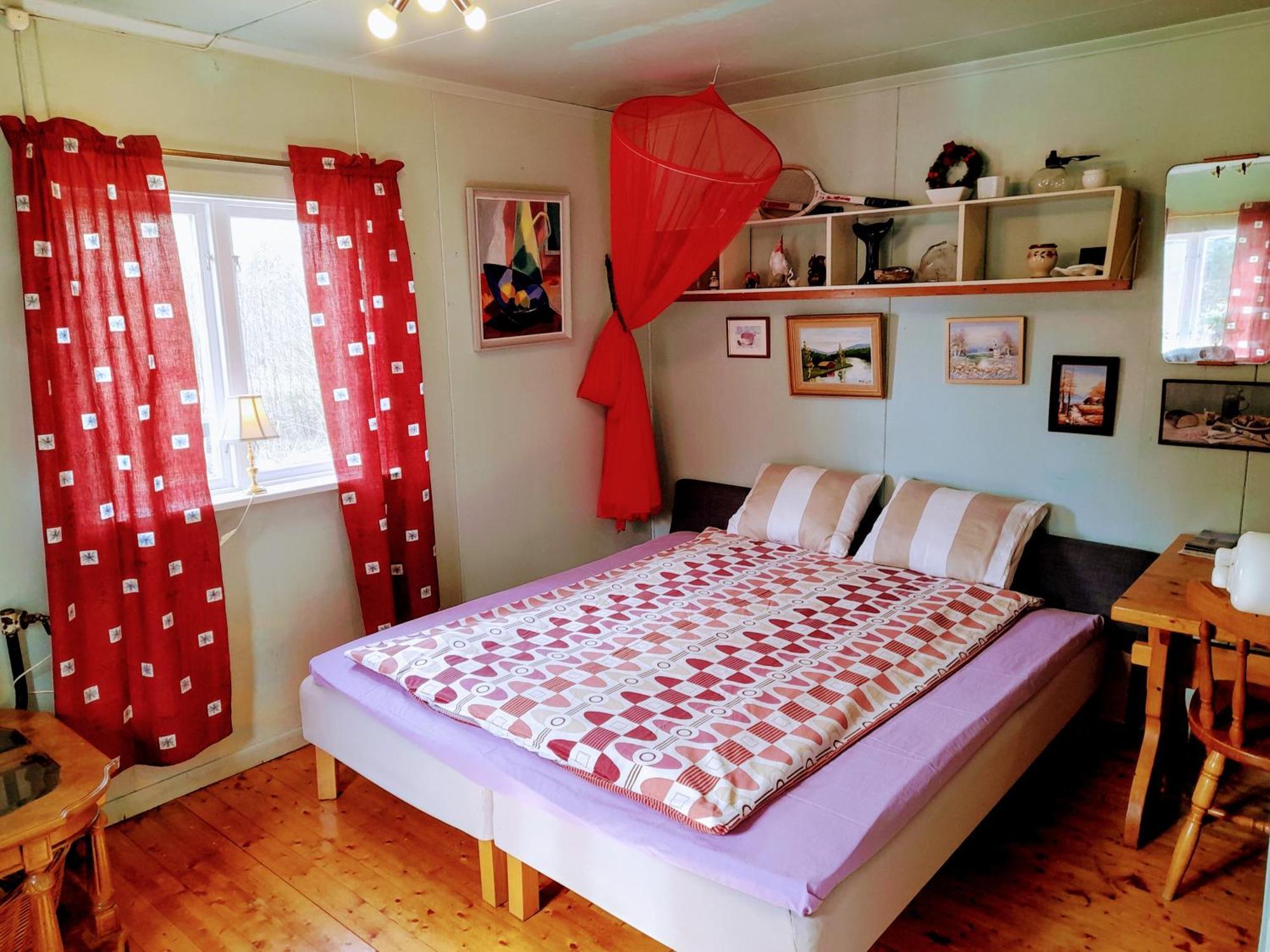 Summer bedroom, outside toilet, shower, kitchen. 120 m from Sandbach. Bräcke Exterior foto